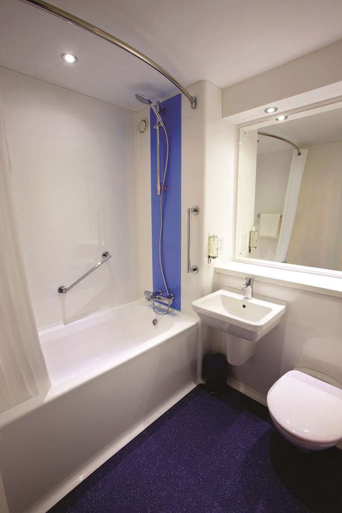 Travelodge Lutterworth Leicester Rum bild